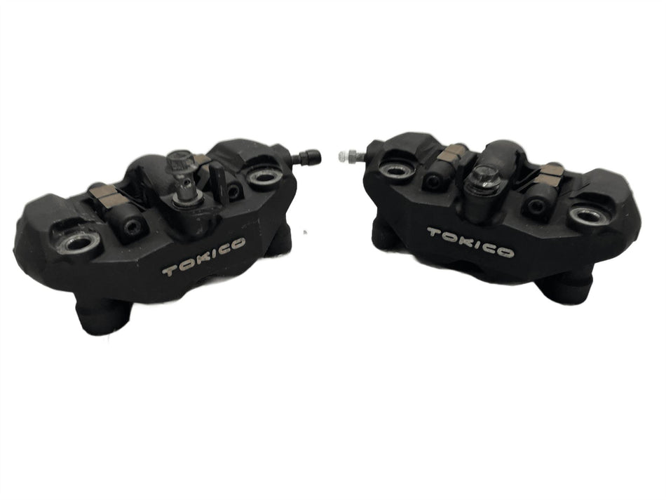 2010 Suzuki GSX-R600 Front Brake Calipers Pair 5910037H00