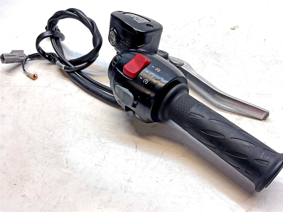 2023 Triumph Bonneville T120 Right Switchgear & Brake Master Cylinder - T2041291