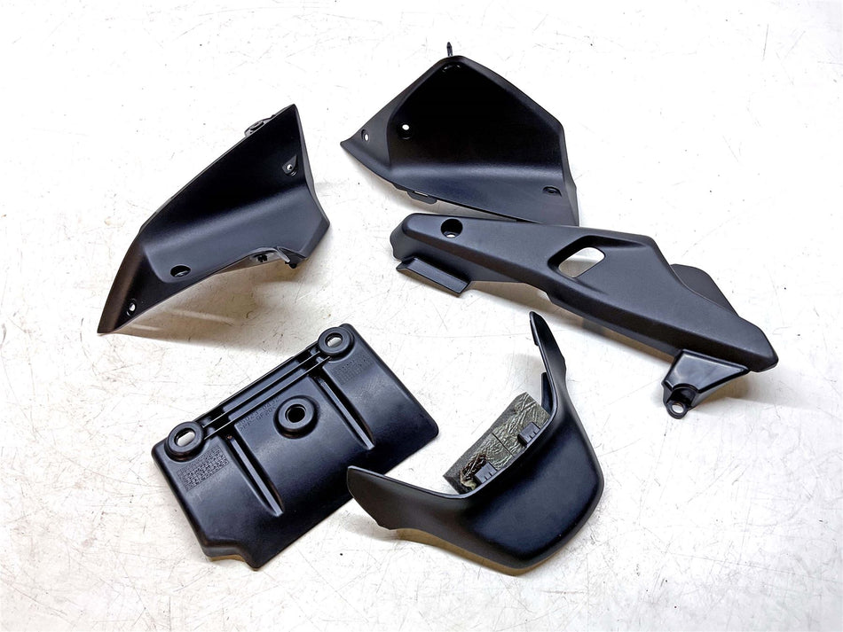 2025 Kawasaki Z900 ZR900 Black Infill Panels