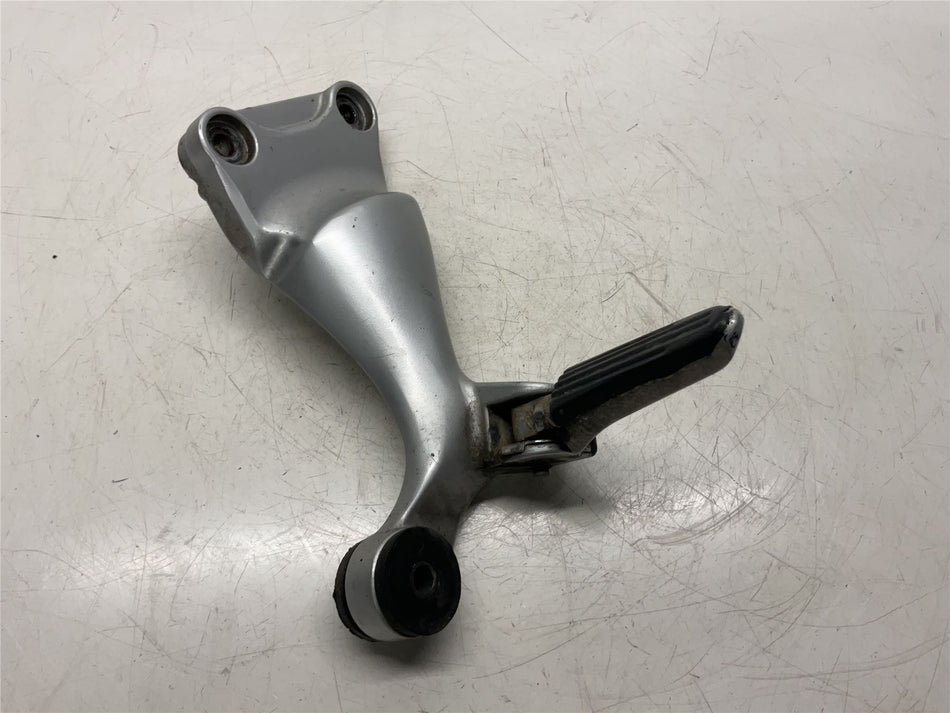 2000 SUZUKI GSX1300R HAYABUSA Rear Right Footrest Hanger - 43600-24F00