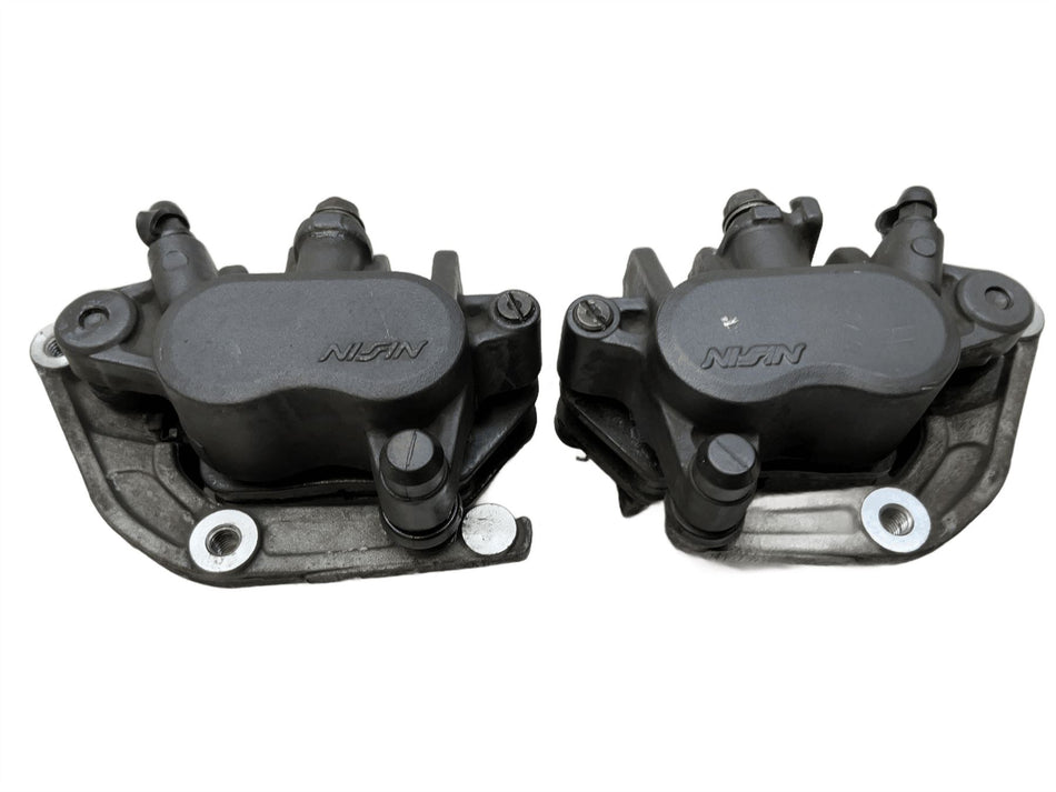 2005 Honda CB600F Hornet Front Brake Calipers Pair 45150MBZG01