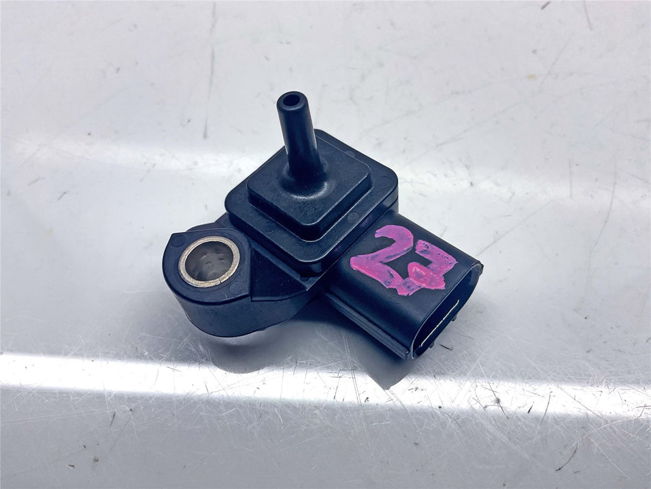 2024 Yamaha YZF R7 Bank Angle Tip Sensor - 5VU825760300