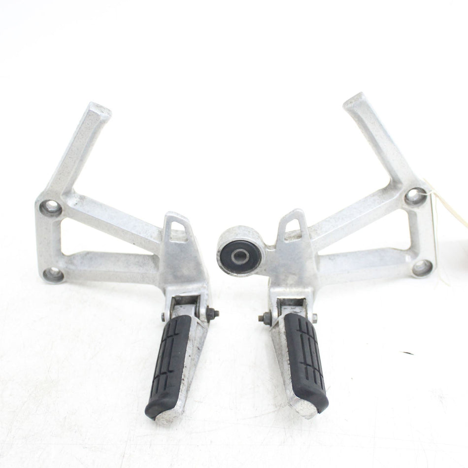 2002 YAMAHA FZ6 FAZER Pillion Foot Rests (Pair) - 5RT2743000