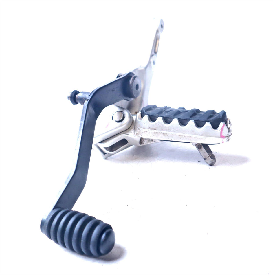 2021 Triumph Tiger 850 Sport Left Front Footrest Hanger & Gear Lever - T2082204