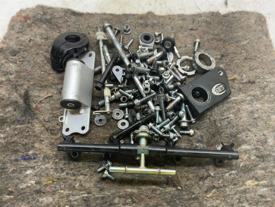 2014 Yamaha YZF R1 Assorted Nuts Bolts & Fixings 14B