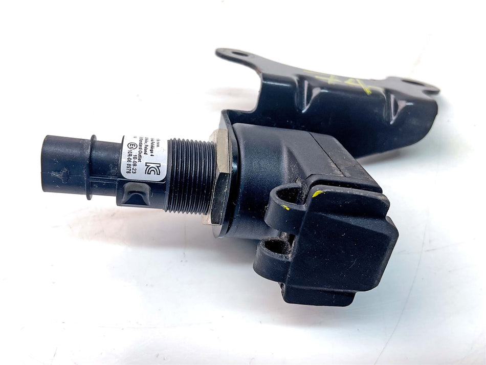 2023 BMW M1000R USB Socket - 61341598766
