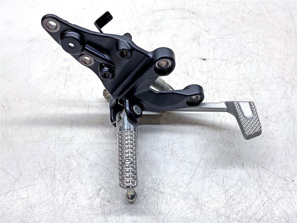2025 Yamaha MT-09 Front Right Footrest & Hanger - BME274430000