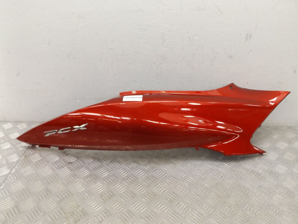 2018 HONDA PCX125 Right Hand R/H Rear Seat Fairing - 83550-K96-D00ZH
