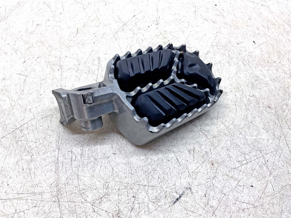 0 Yamaha Tenere 700 World Raid XTZ07 Front Right Footrest Assy - BAG-F7404-00