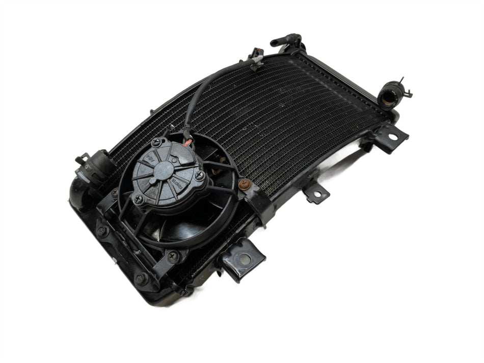2024 KTM 125 Duke Radiator & Fan 93335010000