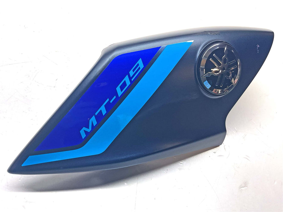 2024 Yamaha MT-09 Left Tank Fairing - B7N2137W0033