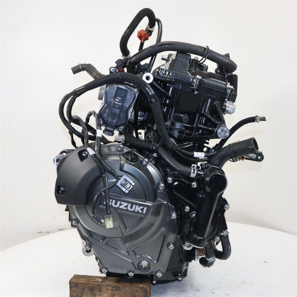 2024 SUZUKI GSX-8S Complete engine  - B55496