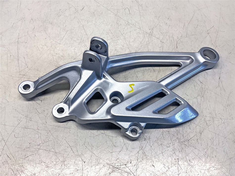 2025 Yamaha YZF-R 125 Right Front Hangar - B5G-F7443-00