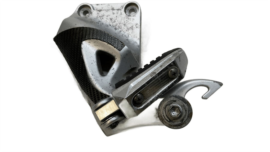 2009 Suzuki GSX1300R Hayabusa Rear Left Footrest & Hanger 4351115H