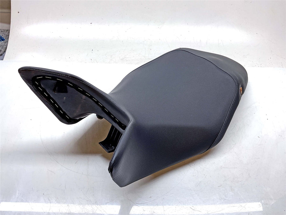 2011 Triumph Speed Triple 1050 ABS Seat - T2304444
