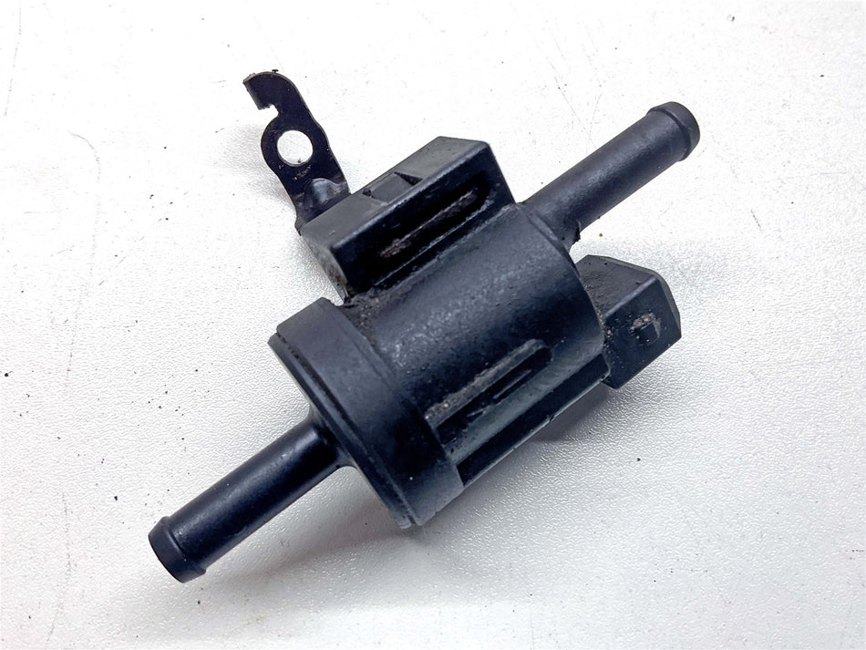 2022 BMW R18 Transcontinental Fuel Tank Breather Valve - 16138567224