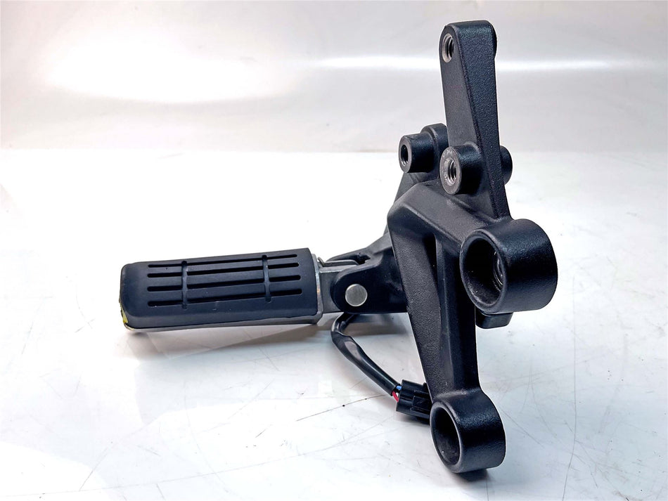 2024 Triumph Daytona 660 Front Right Footrest & Hanger - T2083184