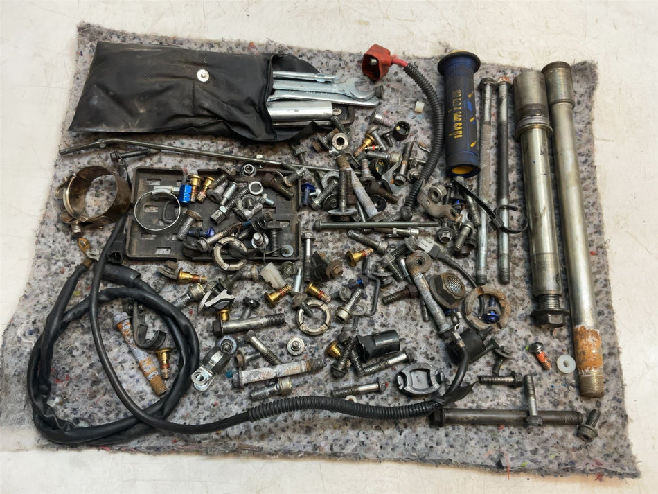 2006 Suzuki GSX-R1000 Assorted Nuts Bolts & Fixings Axles Toolkit