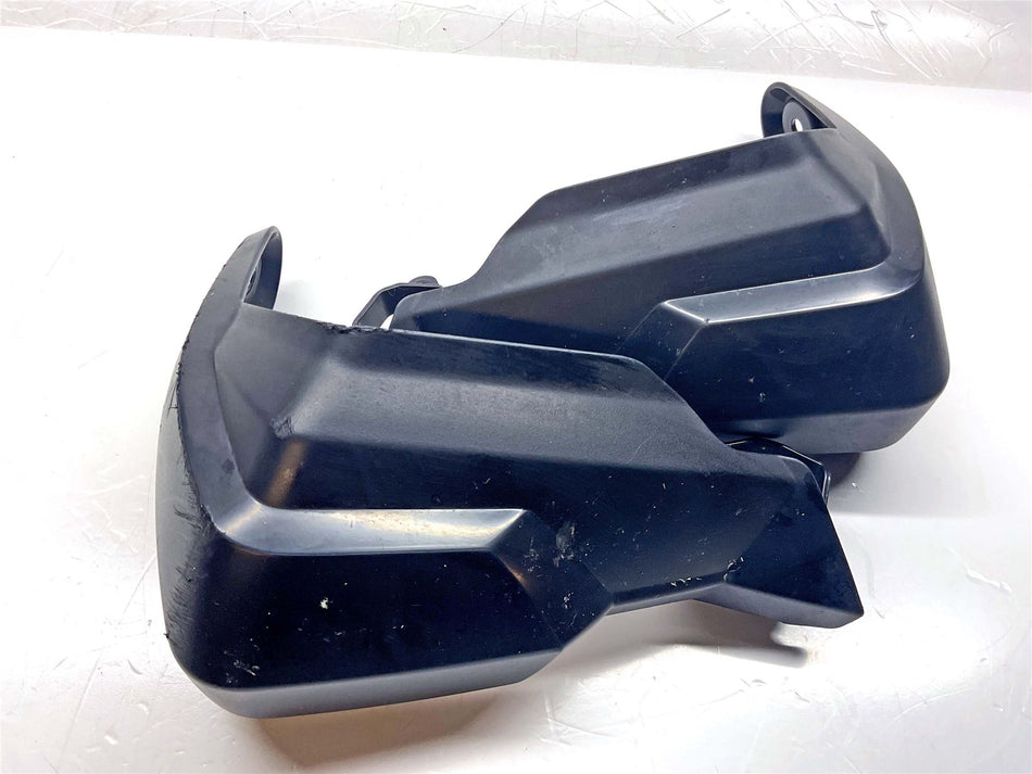2017 Triumph Tiger 800 XRX Handguard Set - T2308506