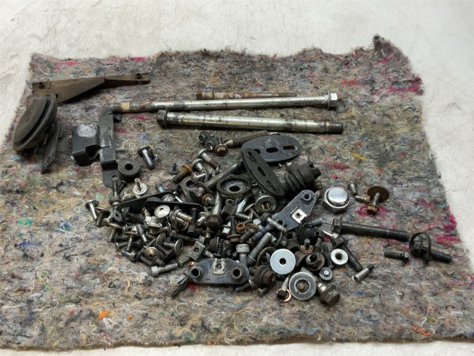 2013 Yamaha YZF R125 Assorted Nuts Bolts Fixings 9010510825