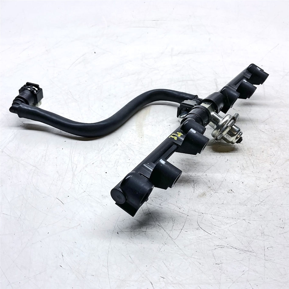 2024 Yamaha MT-10 Fuel Distributer - B671379500
