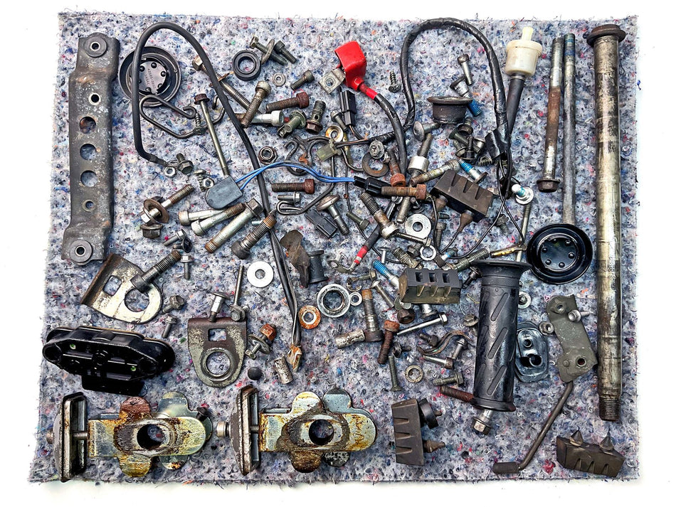 2005 Suzuki Bandit 650 GSF650 Assorted Nuts, Bolts & Fixings