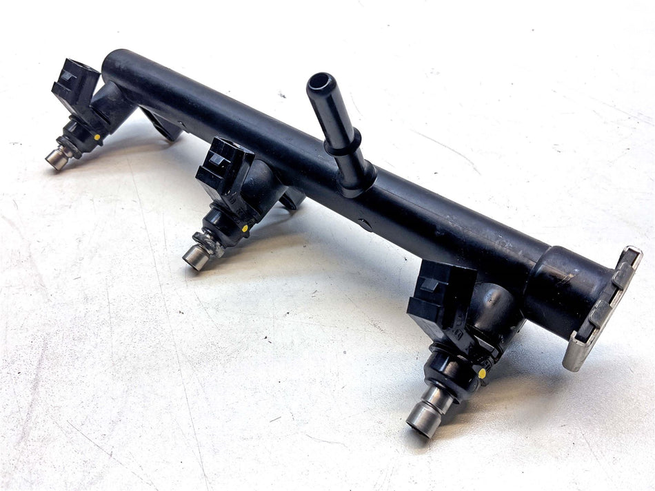 2021 Triumph Speed Triple 1160 RS Fuel Injector Rail - T1248762