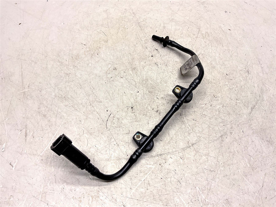 2021 Aprilia RSV4 RR Front fuel rail - 896565