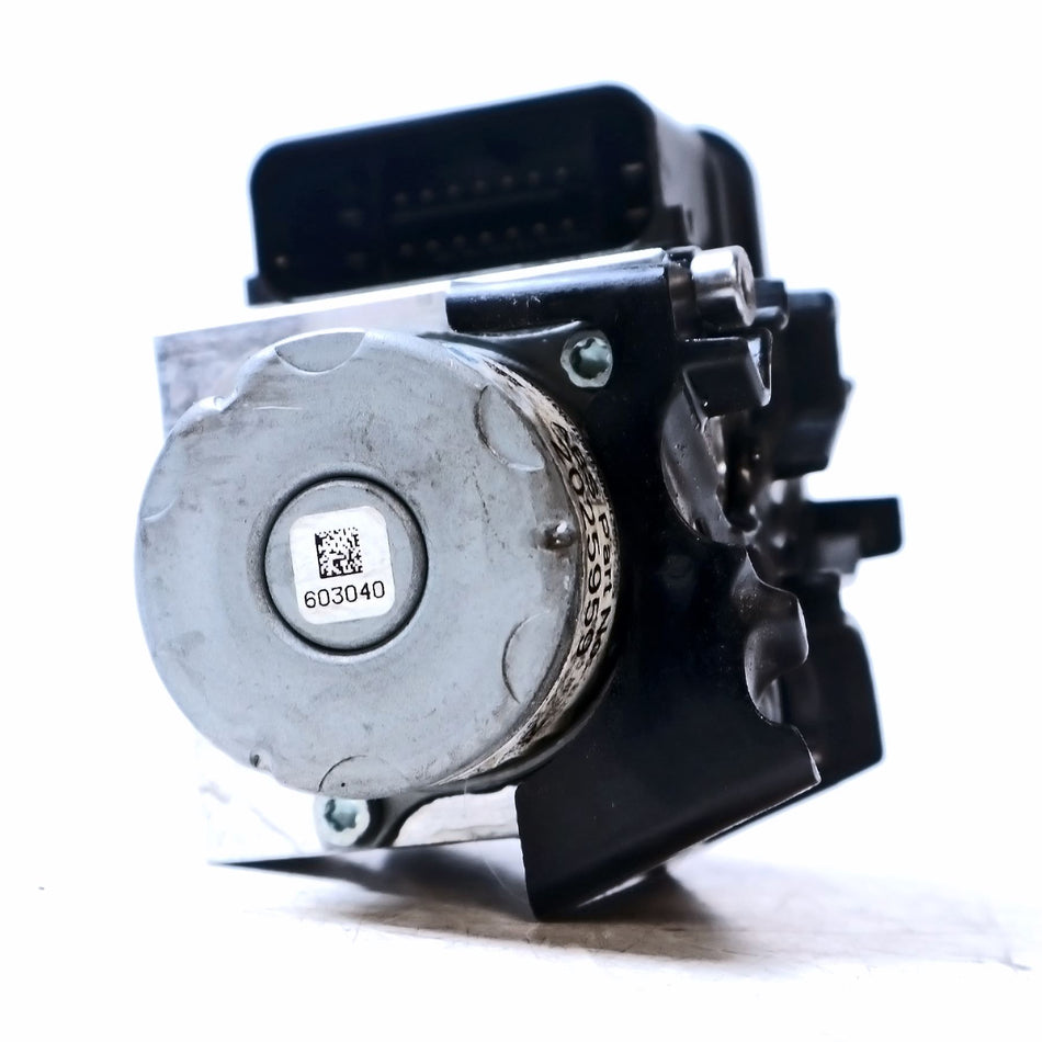 2021 Triumph Street Triple 765 RS ABS Pump - T2025961