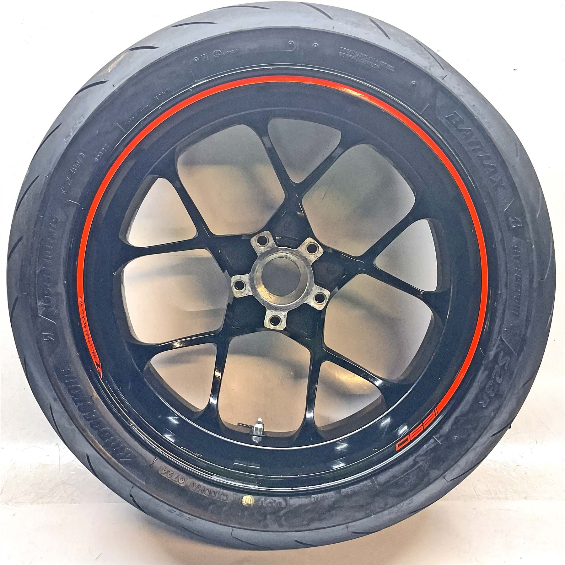 2017 KTM 1290 Super Duke R Rear Wheel & Tyre - 6141010100030