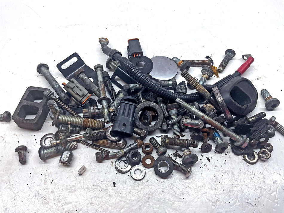 2006 Harley-Davidson Dyna Street Bob FXDB Assorted Fixings & Bolts - B59318BBB