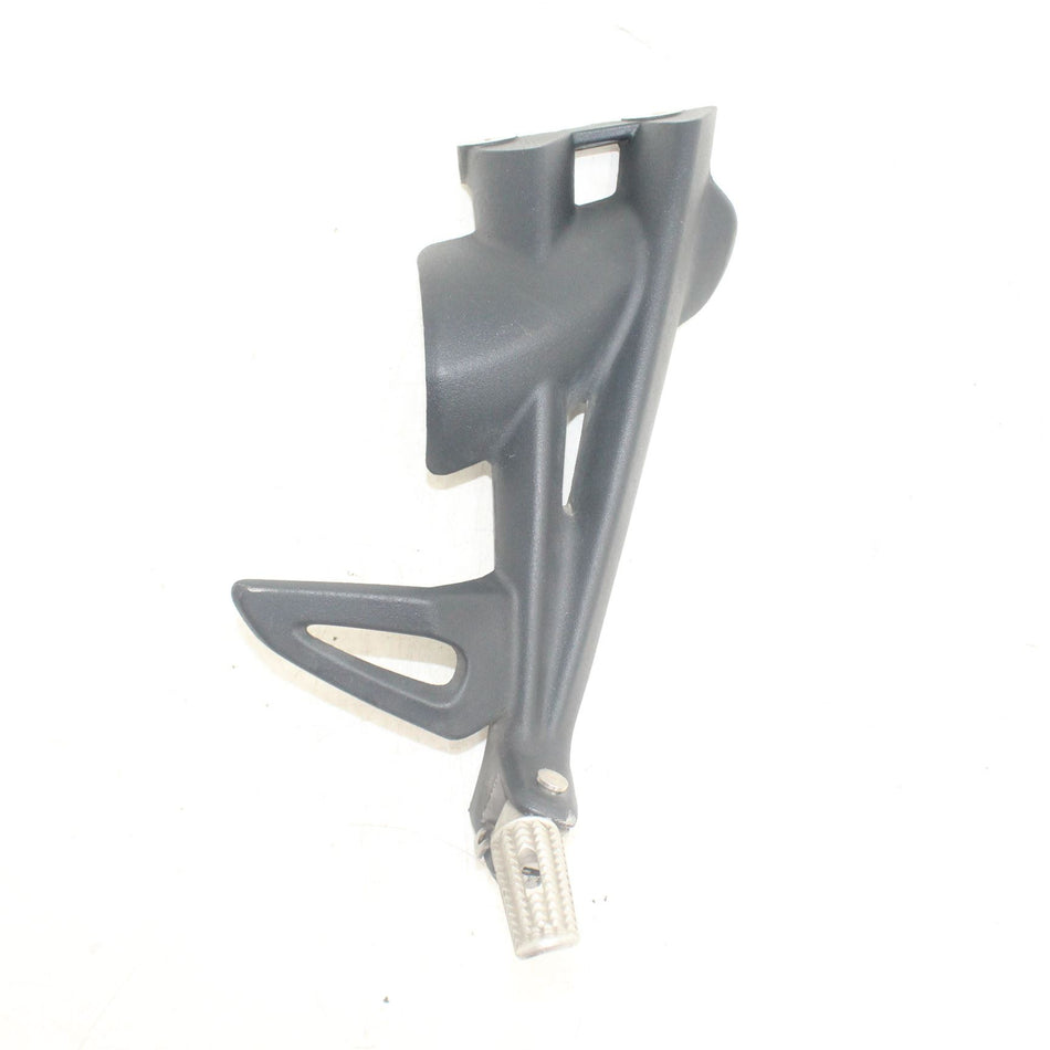 2010 TRIUMPH STREET TRIPLE 675 R R/H Rear Footrest Hanger - T2082090