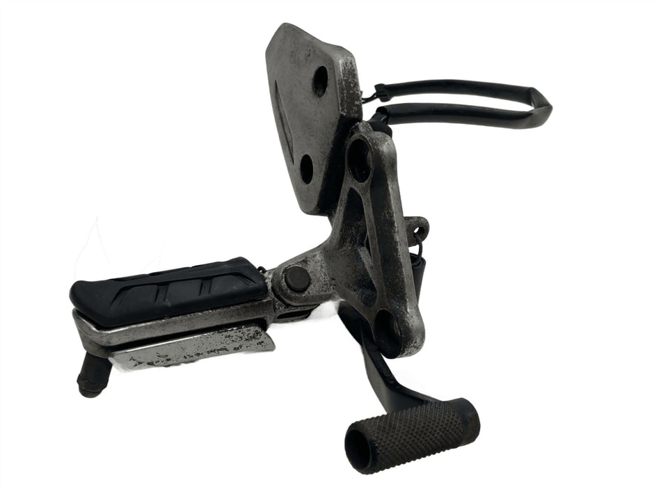 2017 Honda CB650F Front Right Footrest & Hanger 50600MJED00