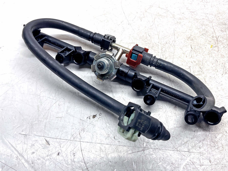 2016 Yamaha YZF R1 Fuel Injector Rail (Throttle body) - 2CR13795000