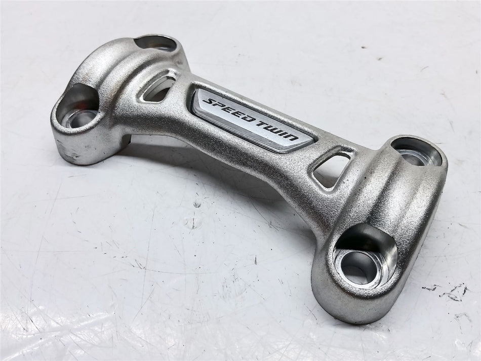 2022 Triumph Speed Twin 1200 Upper Handlebar Clamp - T2043408