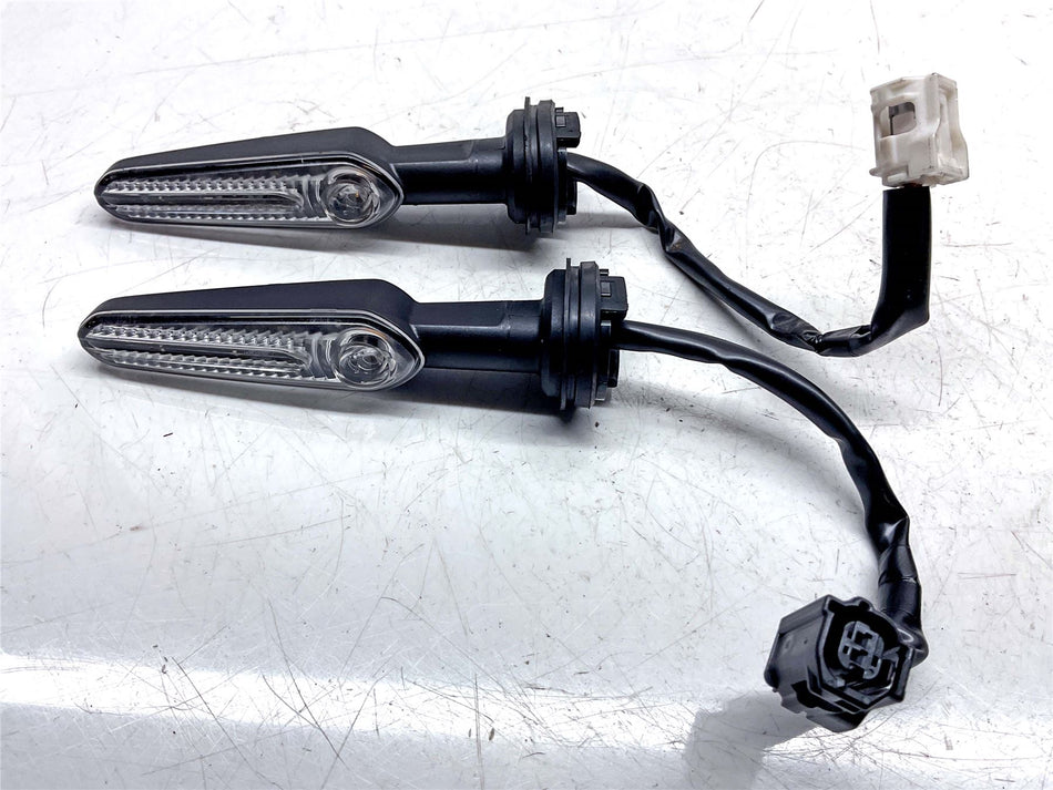 2025 Yamaha Tracer 9 Front Indicators - BAT833100100