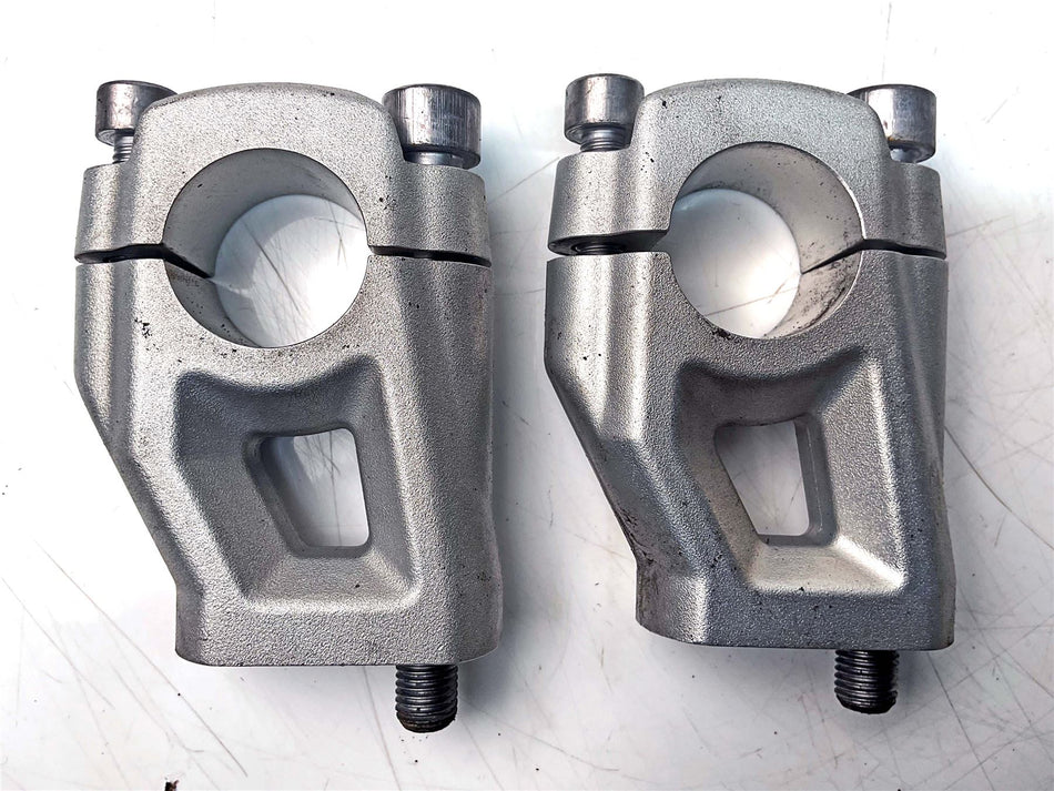 2015 Triumph Tiger Explorer Handlebar Clamps - T2048951