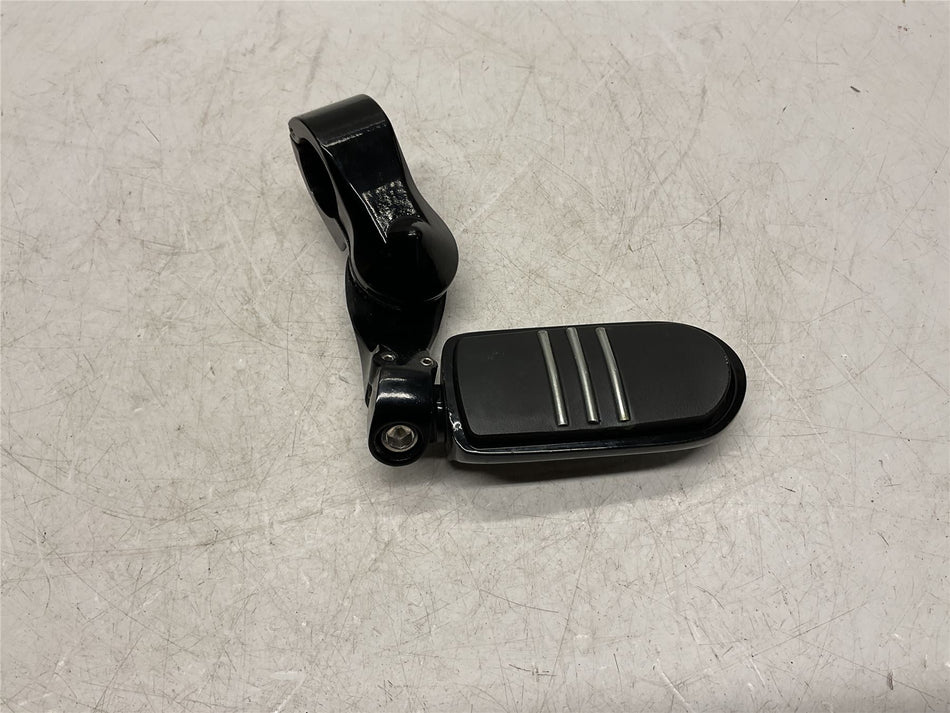 2023 Indian Chief Dark Horse Right side peg