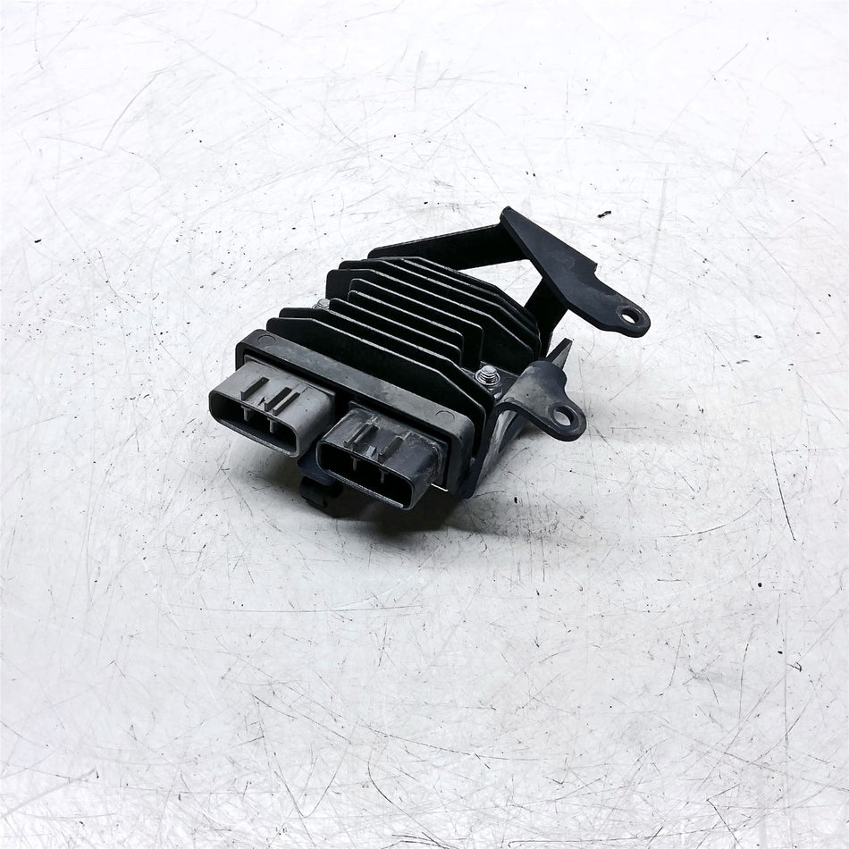 2022 Triumph Street Triple 765 RS Regulator Rectifier - T1300675