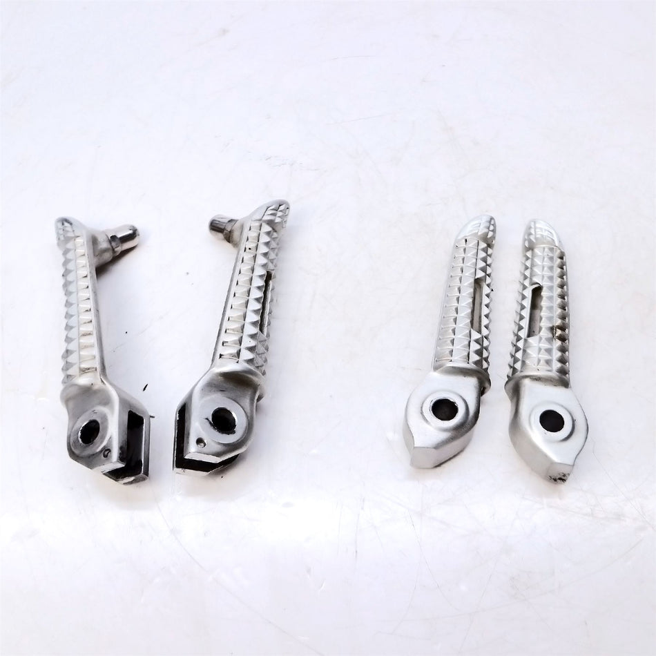 2024 Triumph Speed Twin 1200 Full Foot peg Set - T2082830