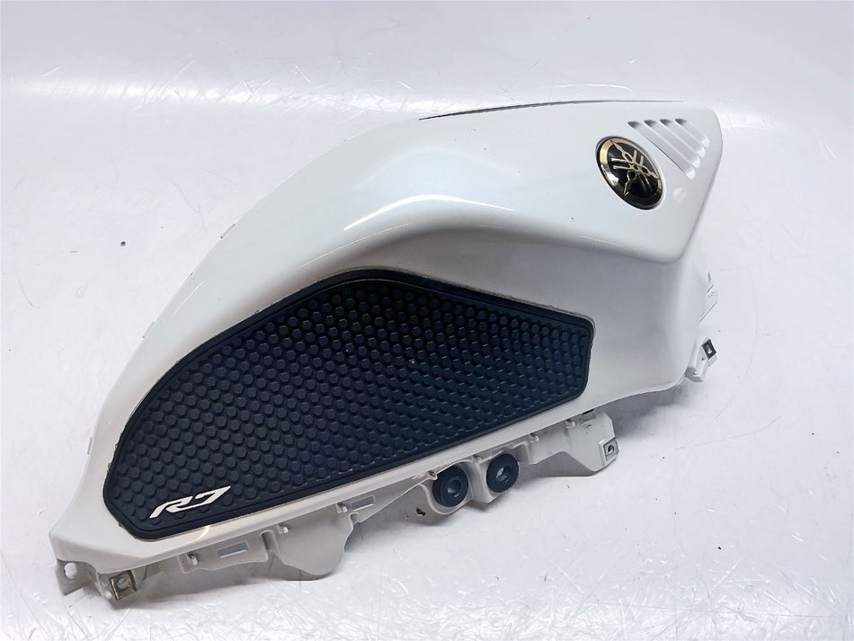 2024 Yamaha YZF R7 Right Fuel Tank Cover - BEB2413900P2
