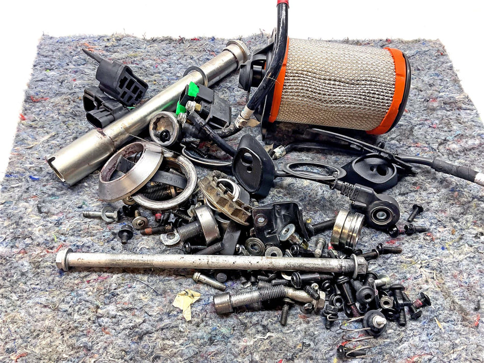2018 Ducati SuperSport 939 S Assorted Fixings & Bolts - B61879BOABAB