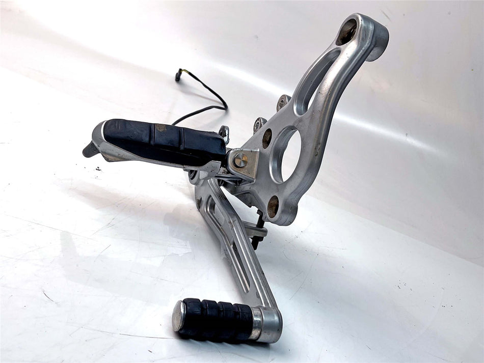 2005 BMW R850R Front Right Footrest & Hanger - 46712335838