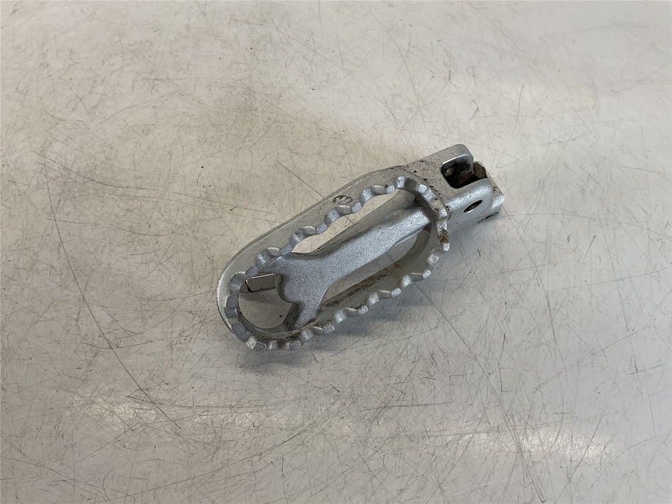 2024 TRIUMPH TIGER 900 GT Front Right Footrest  - T2083868