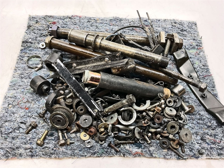 1995 Kawasaki ZXR750 Assorted Nuts, Bolts & Fixings - B60098BOBAB