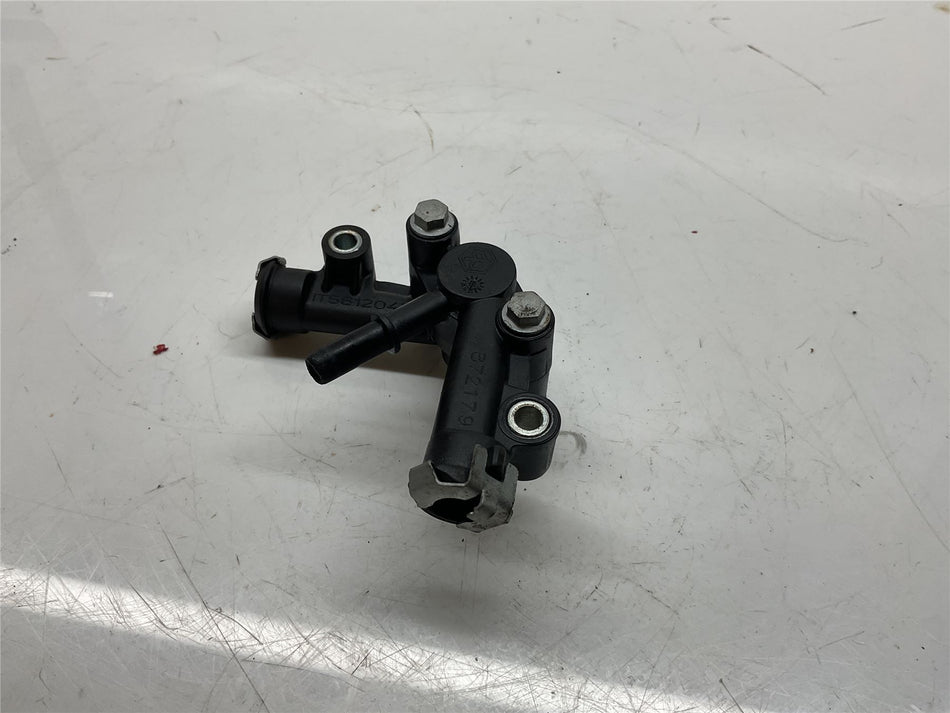 2013 Aprilia Dorsoduro 750 Fuel rail - 873218
