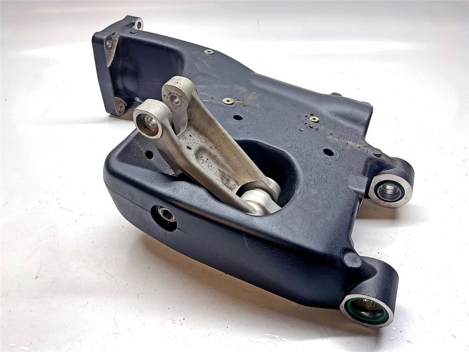 2022 Triumph Rocket 3 GT Swingarm - T2050547