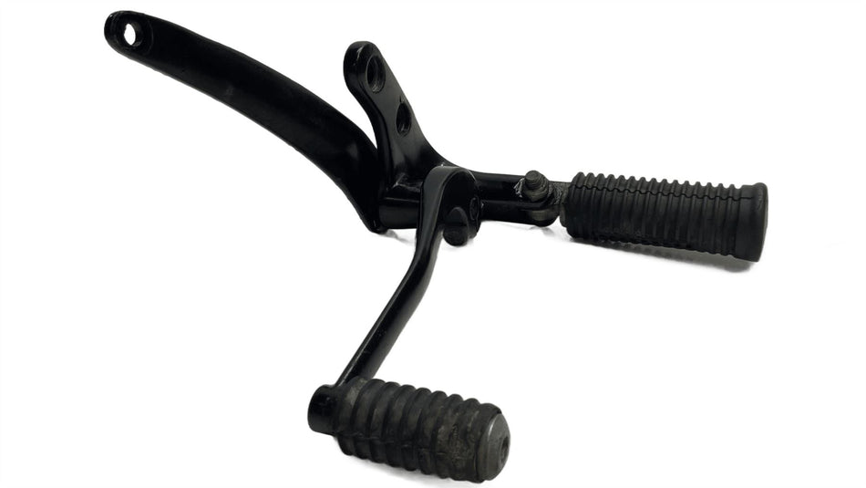 2013 Harley-Davidson Street Bob Front Left Footrest & Hanger 50600028