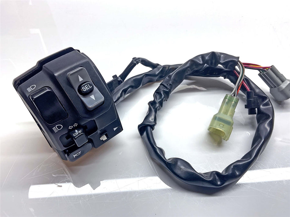 2022 Kawasaki Z900 ZR900 Left Switch Gear  - 46091-0492