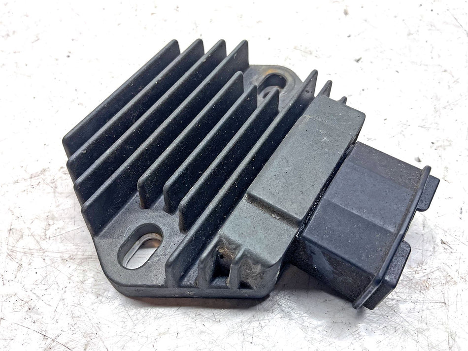 1998 Honda CBR900RR Regulator Rectifier - 31600MV4000
